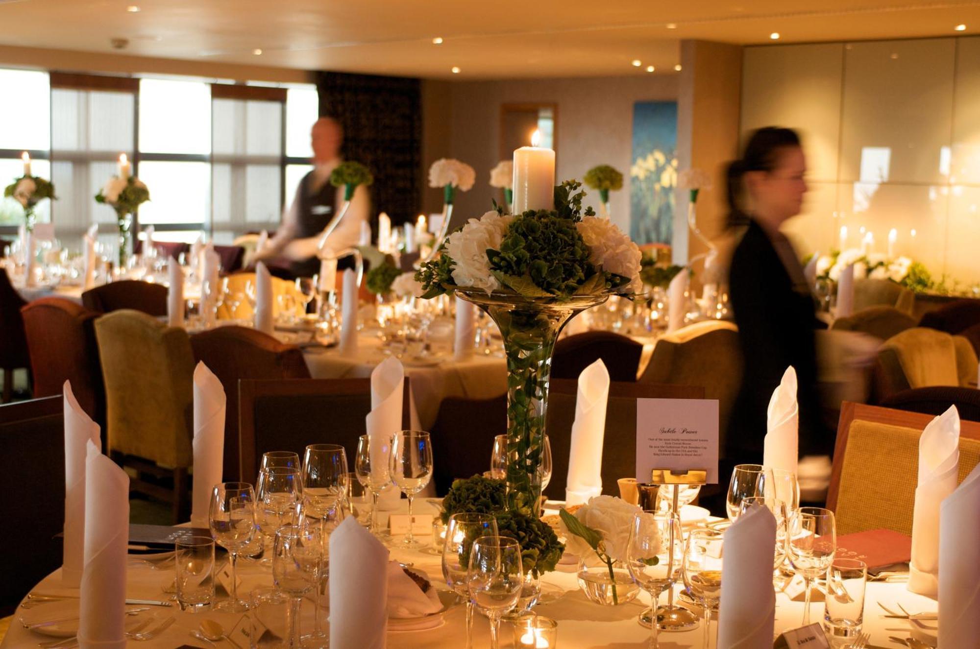 Aghadoe Heights Hotel & Spa Killarney Exteriér fotografie A wedding reception at the InterContinental London